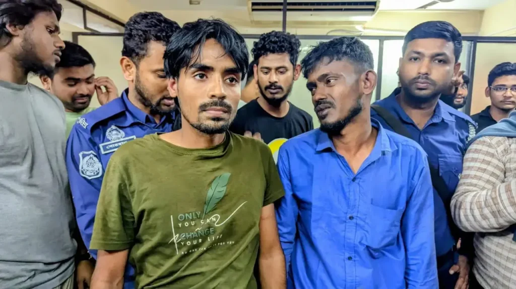 কুবির নারী শিক্ষার্থীকে হেনস্তার অভিযোগে হেলপারসহ গ্রেফতার পাঁচ