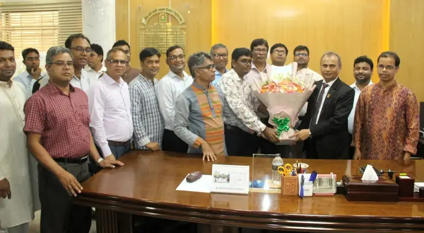 নজরুল বিশ্ববিদ্যালয়ের ৮ম উপাচার্য হিসেবে প্রফেসর ড. মোহাম্মদ মোশারফ হোসেনের যোগদান নজরুল বিশ্ববিদ্যালয়ের ৮ম উপাচার্য হিসেবে প্রফেসর ড. মোহাম্মদ মোশারফ হোসেনের যোগদান