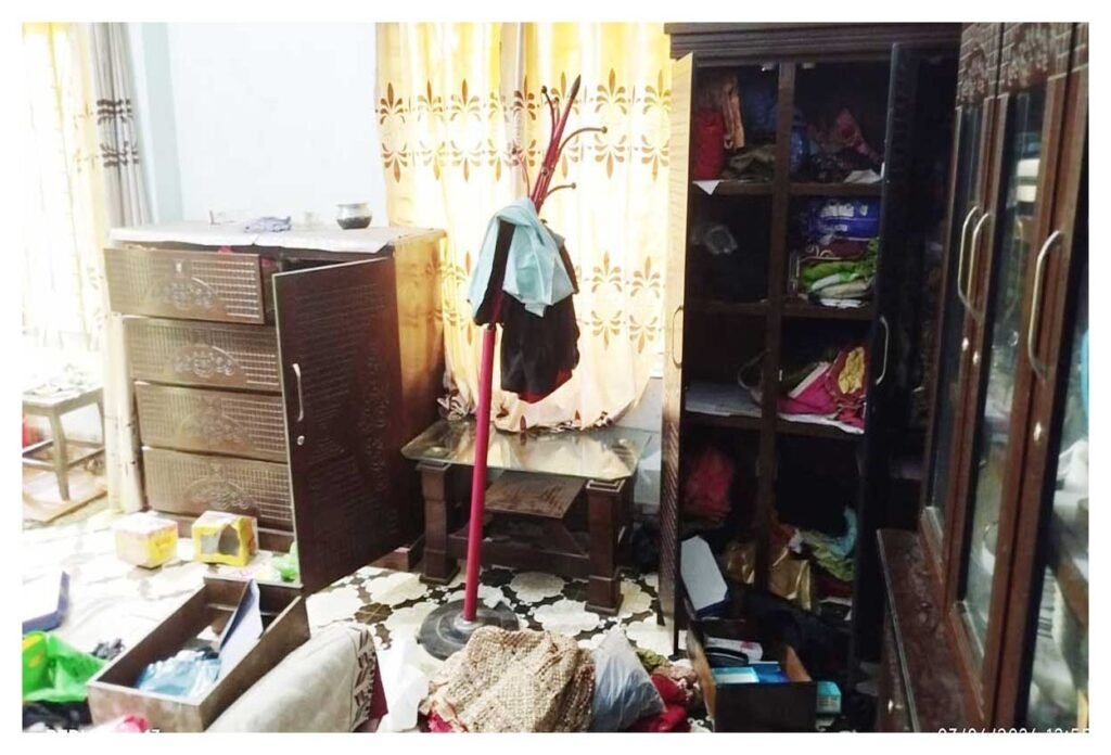 লোহাগাড়ার চুনতিতে বৃদ্ধাকে জিম্মি করে নগদ টাকা ও স্বর্ণালংকার লুট