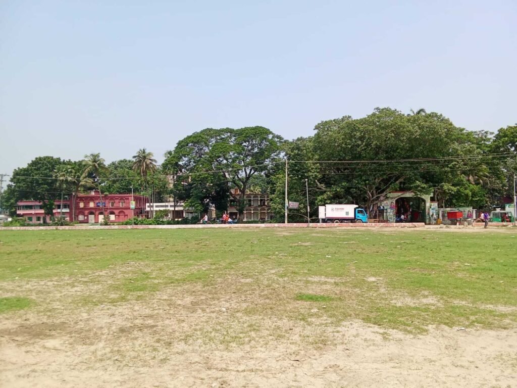 স্বপ্নে দেখা ভূমিতে গড়া জমিদারবাড়ি, ইতিহাস বহন করছে পাবনার ফরিদপুর স্বপ্নে দেখা ভূমিতে গড়া জমিদারবাড়ি, ইতিহাস বহন করছে পাবনার ফরিদপুর