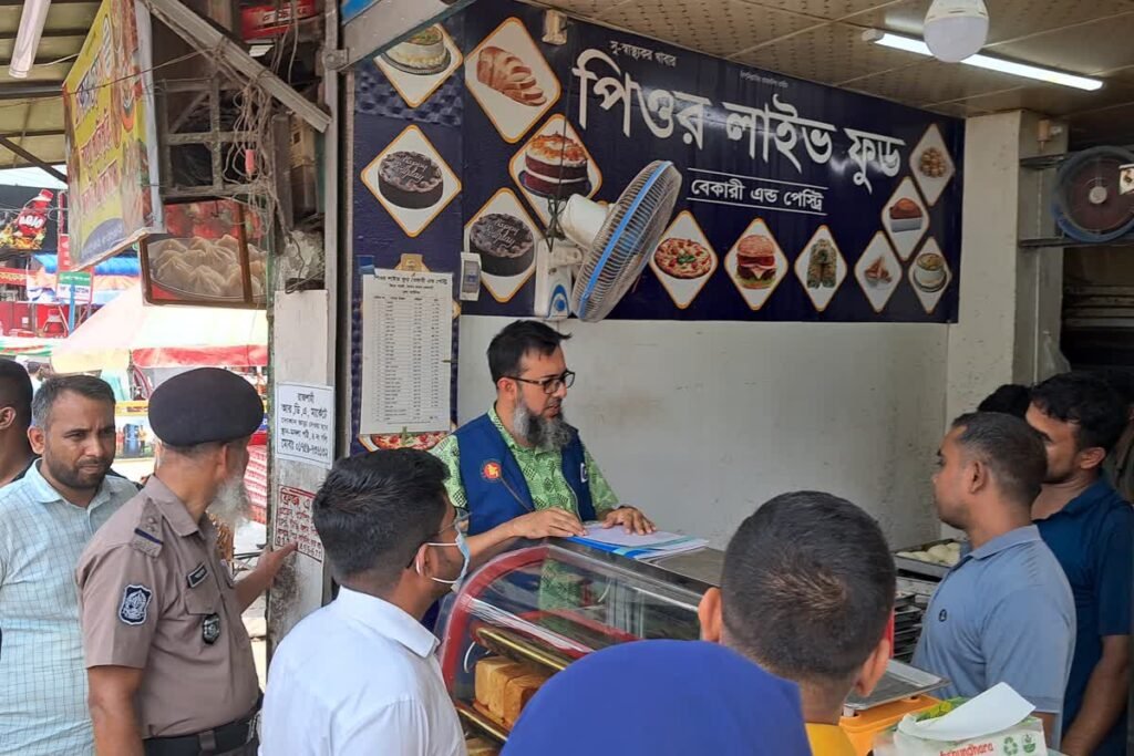 রাজশাহীতে মানসনদহীন বেকারীকে ১২ হাজার টাকা জরিমানা