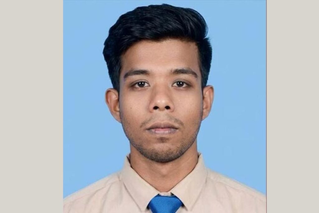 বরিশাল বিশ্ববিদ্যালয়ের শিক্ষার্থীর অর্ধগলিত ঝুলন্ত মরদেহ উদ্ধার বরিশাল বিশ্ববিদ্যালয়ের শিক্ষার্থীর ঝুলন্ত মরদেহ উদ্ধার