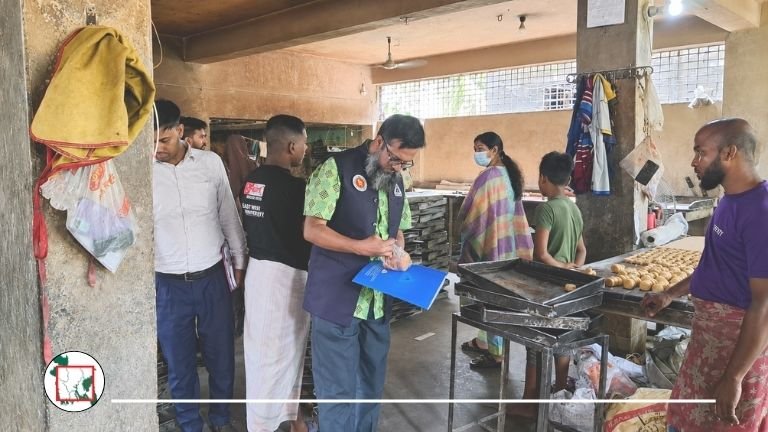 রাজশাহীতে বিএসটিআই মানচিহ্ন অপব্যবহারে ২ বেকারিকে জরিমানা অবৈধভাবে বিএসটিআইয়ের মানচিহ্ন ব্যবহার: রাজশাহীতে বেকারিকে জরিমানা