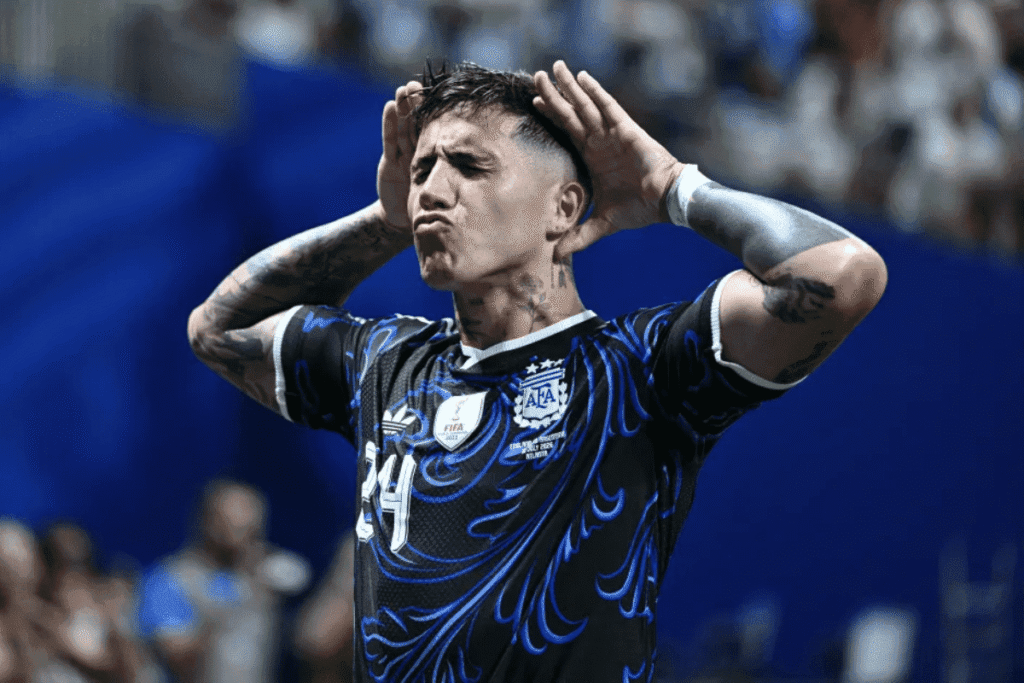 এনসো ফের্নান্দেস: রিভার প্লেটের উঠান থেকে বিশ্বজয়ের মঞ্চ হয়ে ব্লুজদের ডেরায় এনসো ফের্নান্দেস কে?