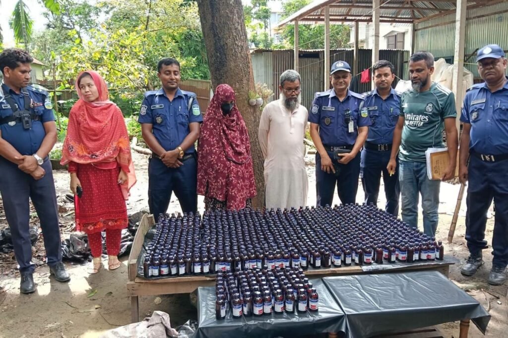 দুর্গাপুরে গোয়ালঘরে লুকানো ৭৪০ বোতল ফেনসিডিল উদ্ধার, আটক বাবা-মেয়ে দুর্গাপুরে গোয়ালঘরে লুকানো ৭৪০ বোতল ফেনসিডিল উদ্ধার, আটক বাবা-মেয়ে