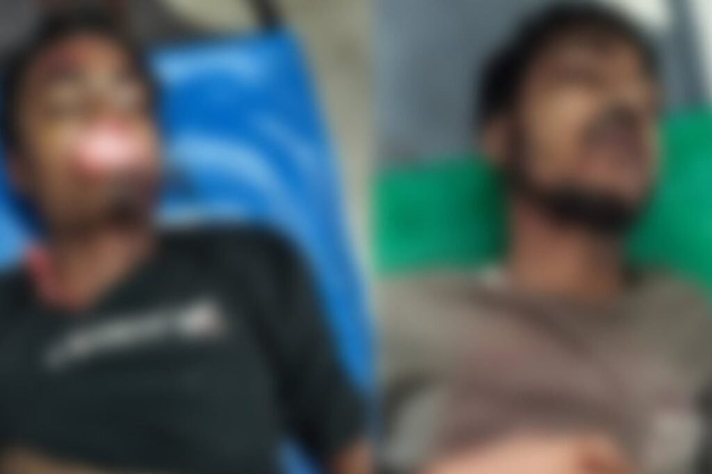 যশোরের ঝিকরগাছা উপজেলায় দ্রুতগতির মোটরসাইকেল নিয়ন্ত্রণ হারিয়ে মারুফ (১৯) নামে এক যুবক নিহত হয়েছেন এবং গুরুতর আহত অবস্থায় চিকিৎসাধীন রয়েছেন লাবিব (১৯) নামের আরও এক যুবক।