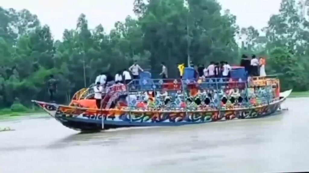 তুরাগ নদে ডিজে পার্টির আড়ালে অসামাজিক কার্যকলাপ: কালিয়াকৈরে ক্ষুব্ধ এলাকাবাসী তুরাগ নদে ডিজে পার্টির আড়ালে অসামাজিক কার্যকলাপ