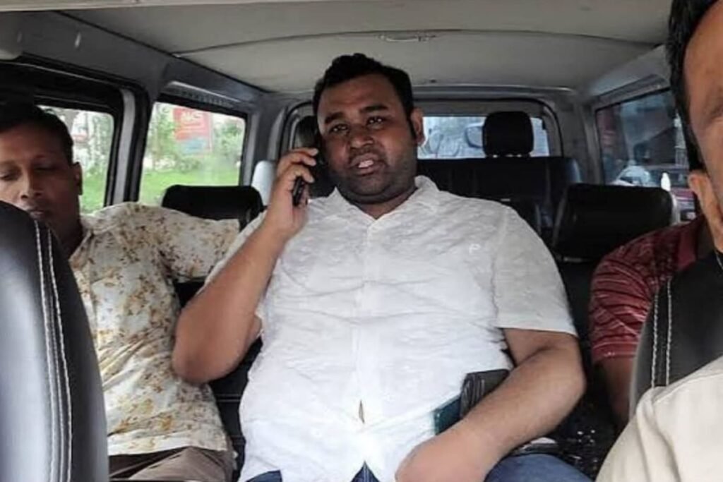 ক্রেতা সেজে আট বছরের পলাতক সাজাপ্রাপ্ত আসামিকে গ্রেপ্তার করল পুলিশ ক্রেতা সেজে আট বছরের পলাতক সাজাপ্রাপ্ত আসামিকে গ্রেপ্তার করল পুলিশ